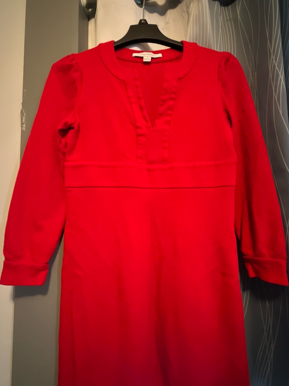Diane Von Furstenberg 100 % Wool Luxury Dress Red V Neck Side Zipper